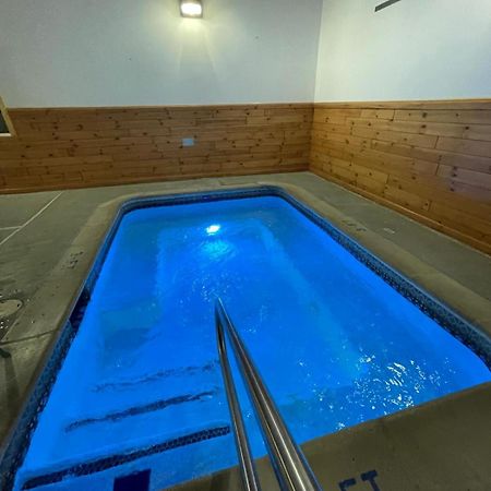 Ausable Valley Inn Mio Екстериор снимка